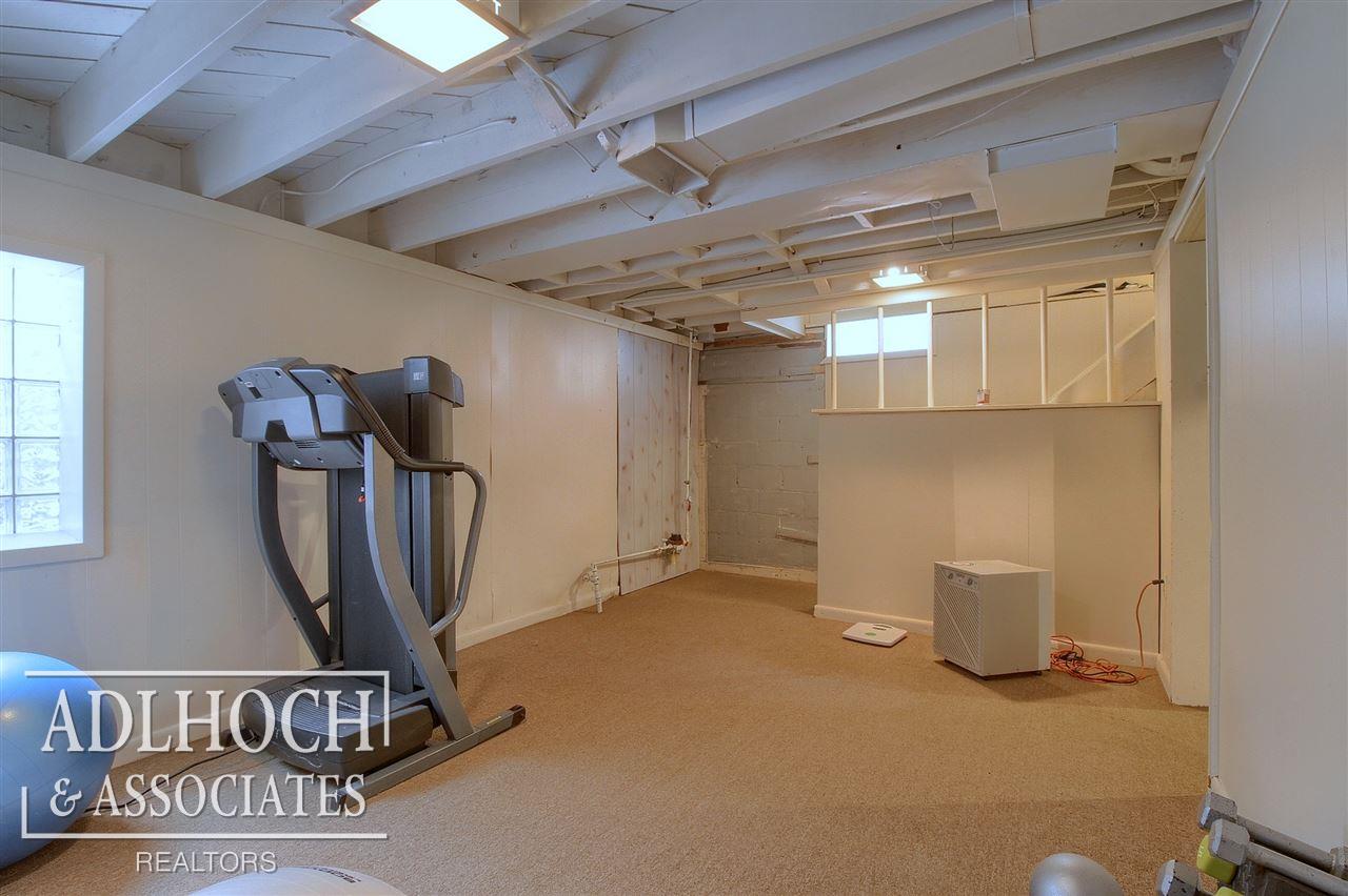 1608 Hampton Road Grosse Pointe Woods, MI 48236 - Photo 22 of 30