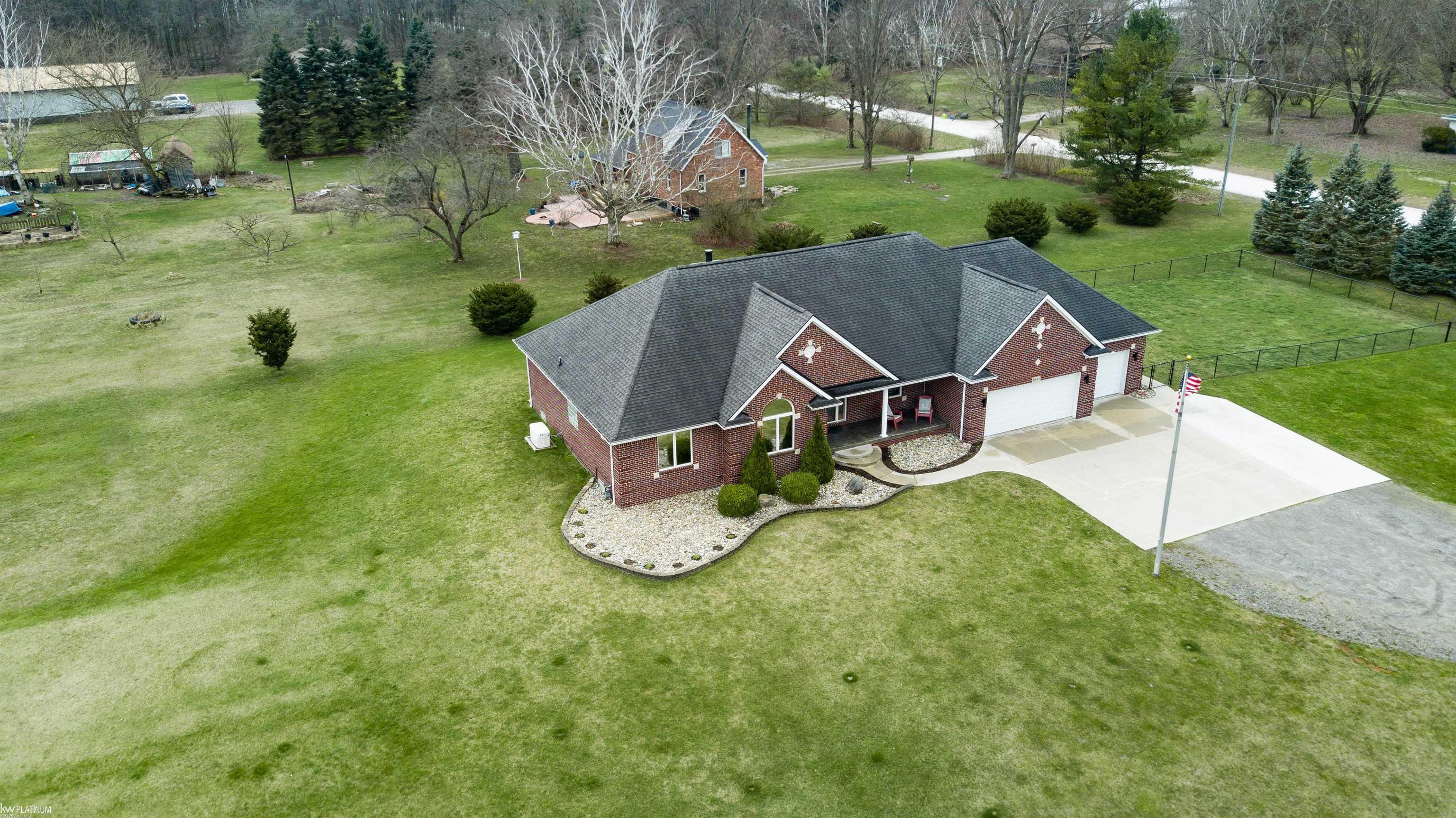 6431 Genaw Road Algonac, MI 48001 - Photo 52 of 65 50137941-daa31cdb-1d25-4380-8bc2-66b0d9439ab2.JPG