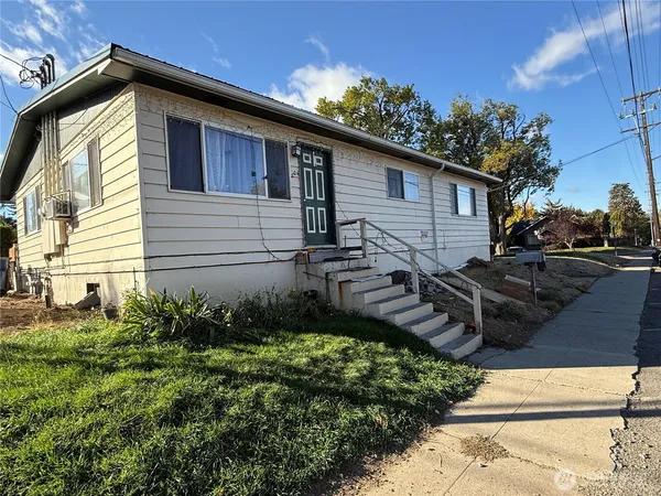 $499,000 | 304 West 6th Avenue, Ellensburg, WA 98926