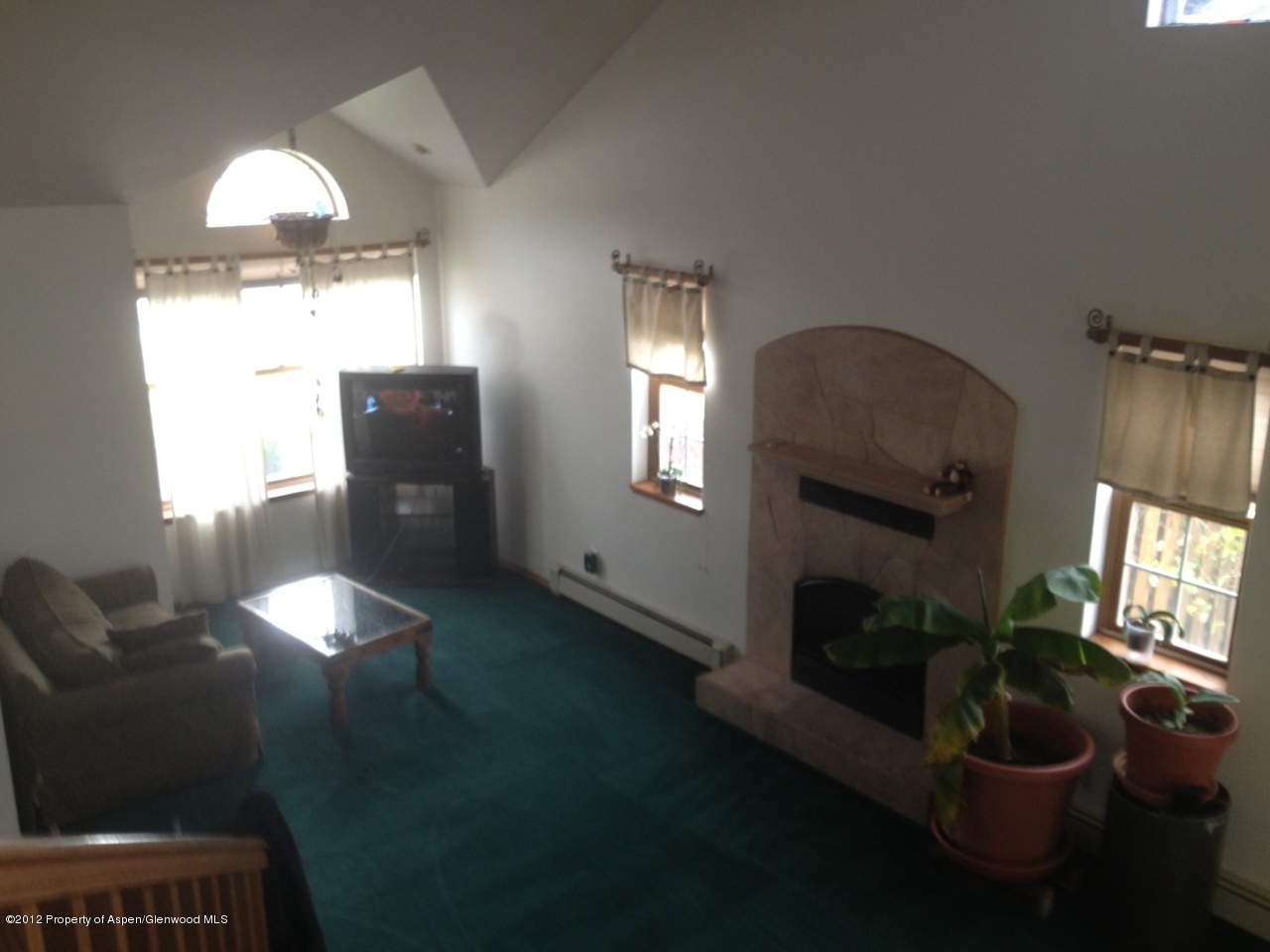 375 Rabbit Road Carbondale, CO 81623 - Photo 2 of 20 Living room