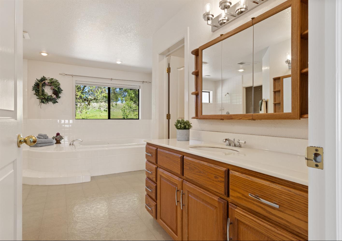 4661 Holm Road Placerville, CA 95667 - Photo 35 of 45 Separate Vanities