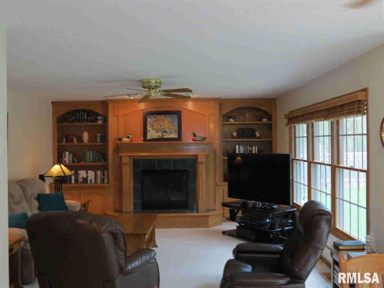 2087 Plum Tree Road Bettendorf, IA 52722 - Photo 5 of 24 Gallery Image 5