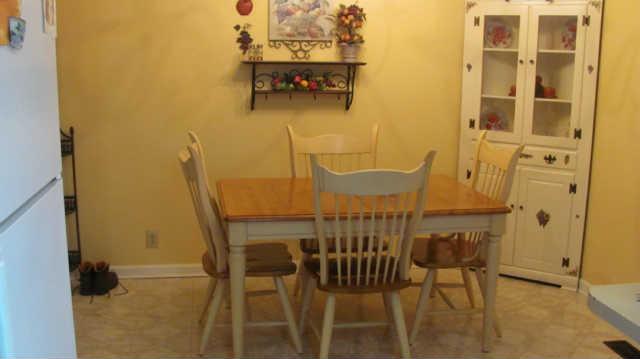 80 Maple Road Huntland, TN 37345 - Photo 4 of 12 Eat-n part of kitchen has access to back patio. Great for grilling and entertaining.