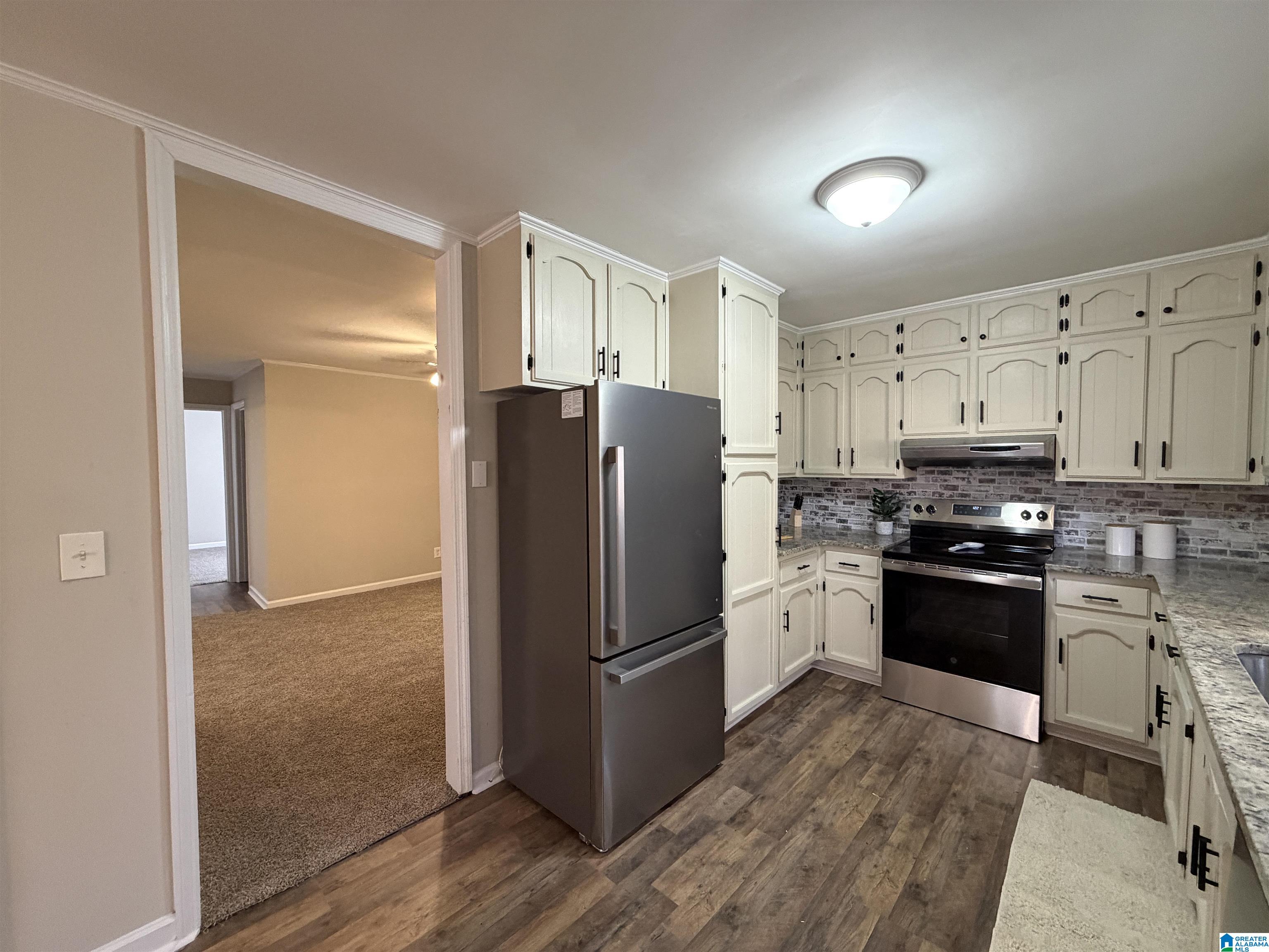 700 Thomas Road Warrior, AL 35180 - Photo 5 of 33