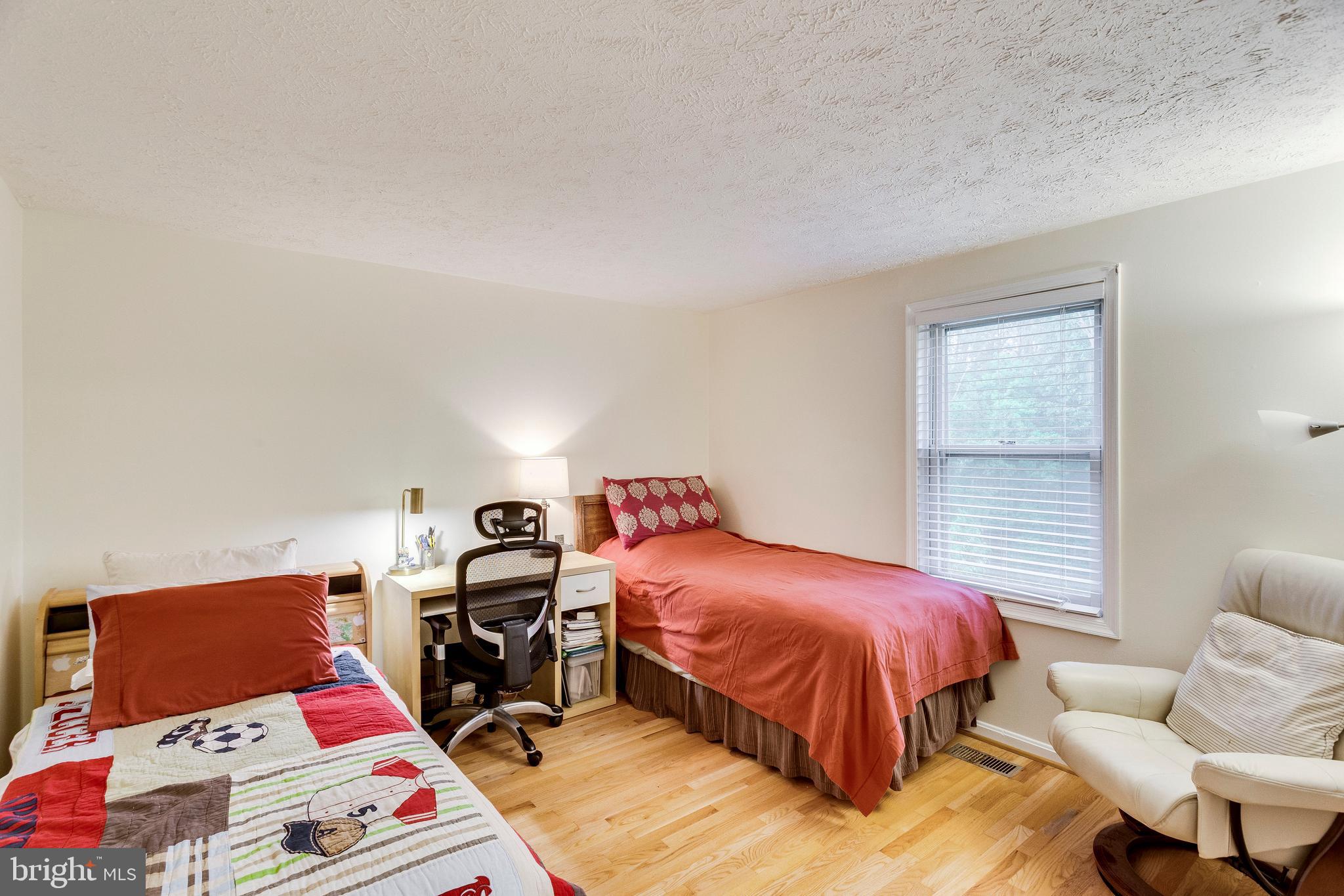 13203 Jasper Road Fairfax, VA 22033 - Photo 29 of 38 Bedroom 3