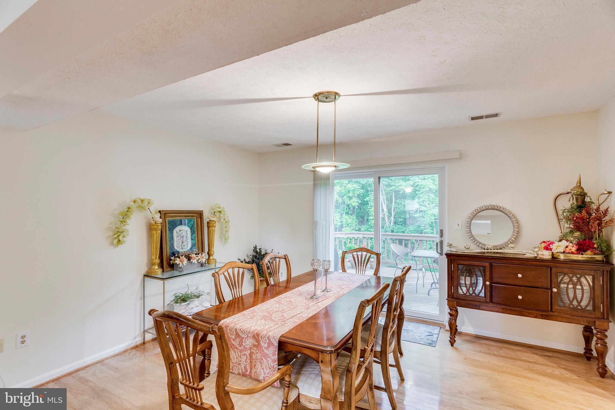 13203 Jasper Road Fairfax, VA 22033 - Photo 7 of 38 Dining Room with Sliding Door to Deck