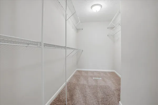 $319,900 | 910 Gerike Way, Bloomington, IL 61704