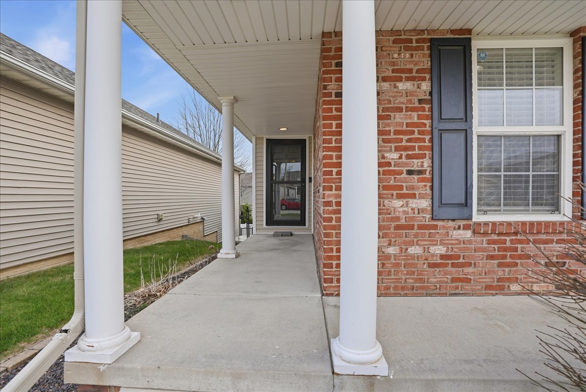 910 Gerike Way Bloomington, IL 61704 - Photo 2 of 35