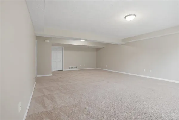 $319,900 | 910 Gerike Way, Bloomington, IL 61704