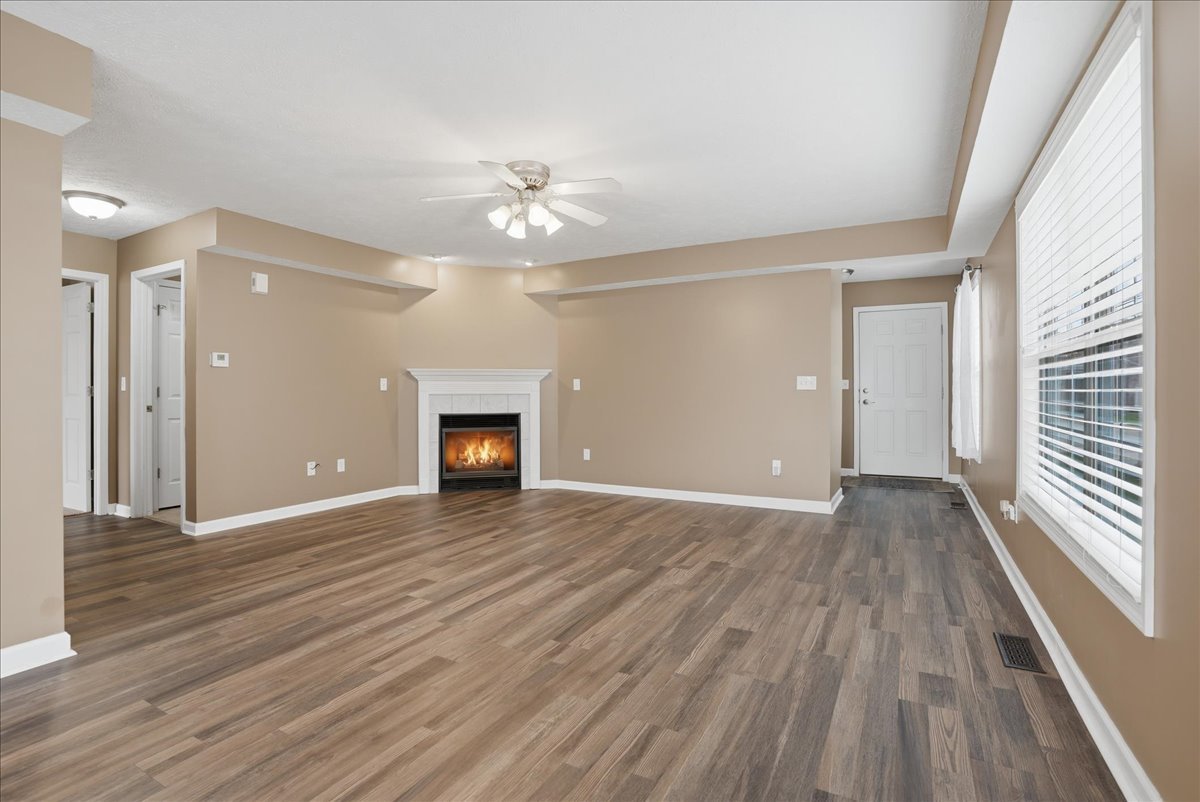 910 Gerike Way Bloomington, IL 61704 - Photo 3 of 35