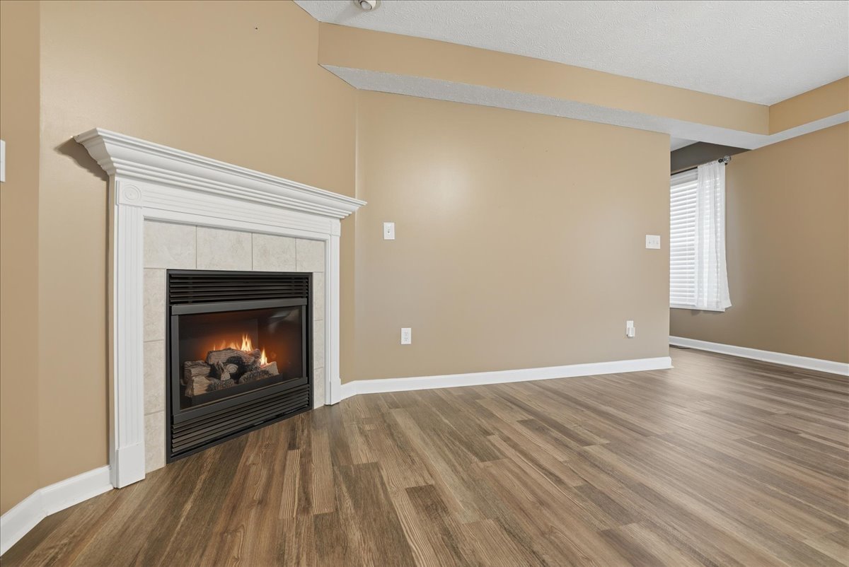 910 Gerike Way Bloomington, IL 61704 - Photo 5 of 35