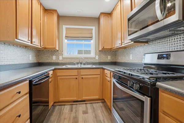 $319,900 | 910 Gerike Way, Bloomington, IL 61704