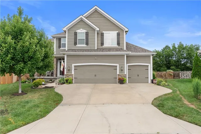 $475,000 | 1021 Southeast Beatty Court, Blue Springs, MO 64014