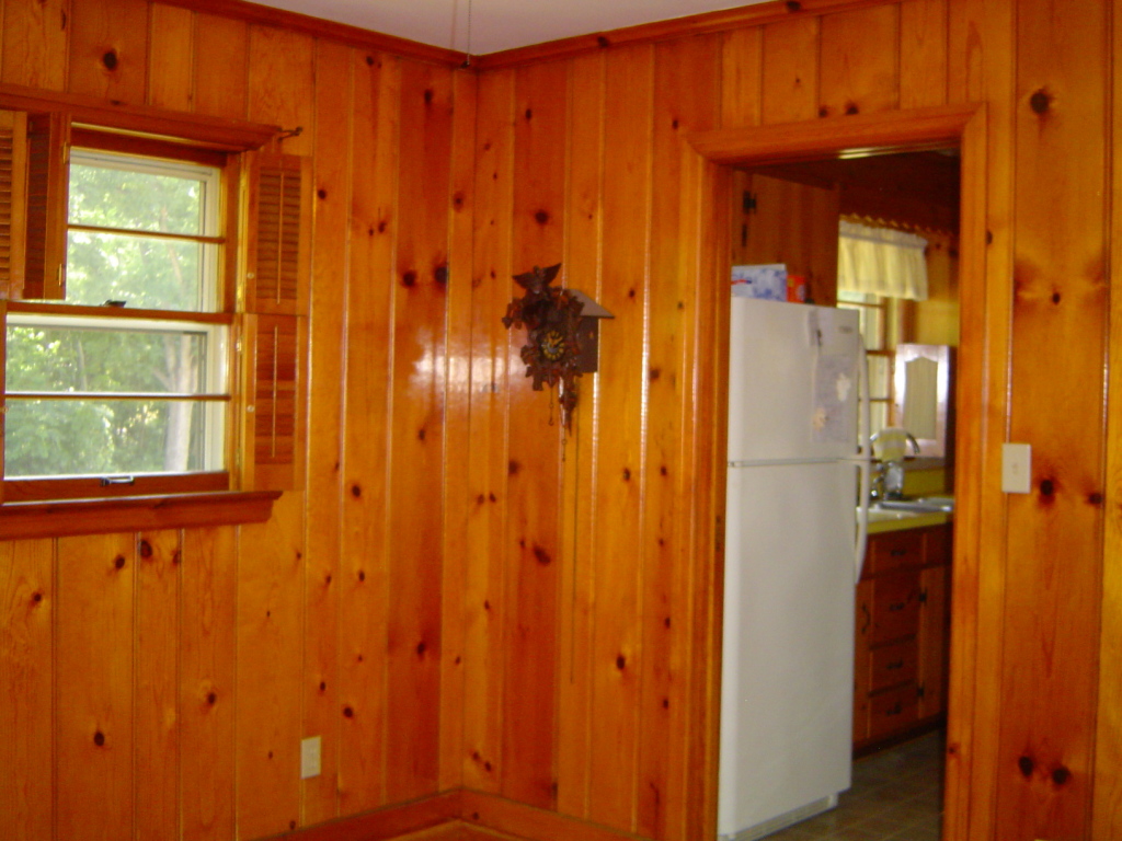 2133 Meadowbrook Road Northwest Roanoke, VA 24017 - Photo 12 of 20 a view of front door