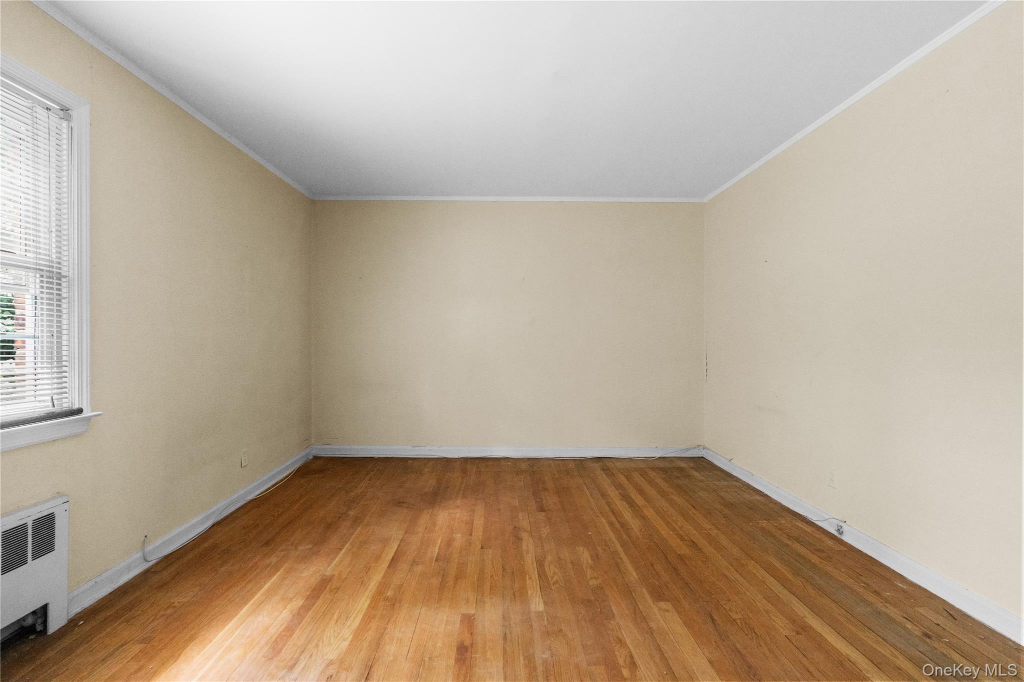 17 Robins Crescent, Unit 17 New Rochelle, NY 10801 - Photo 13 of 16 BEDROOM