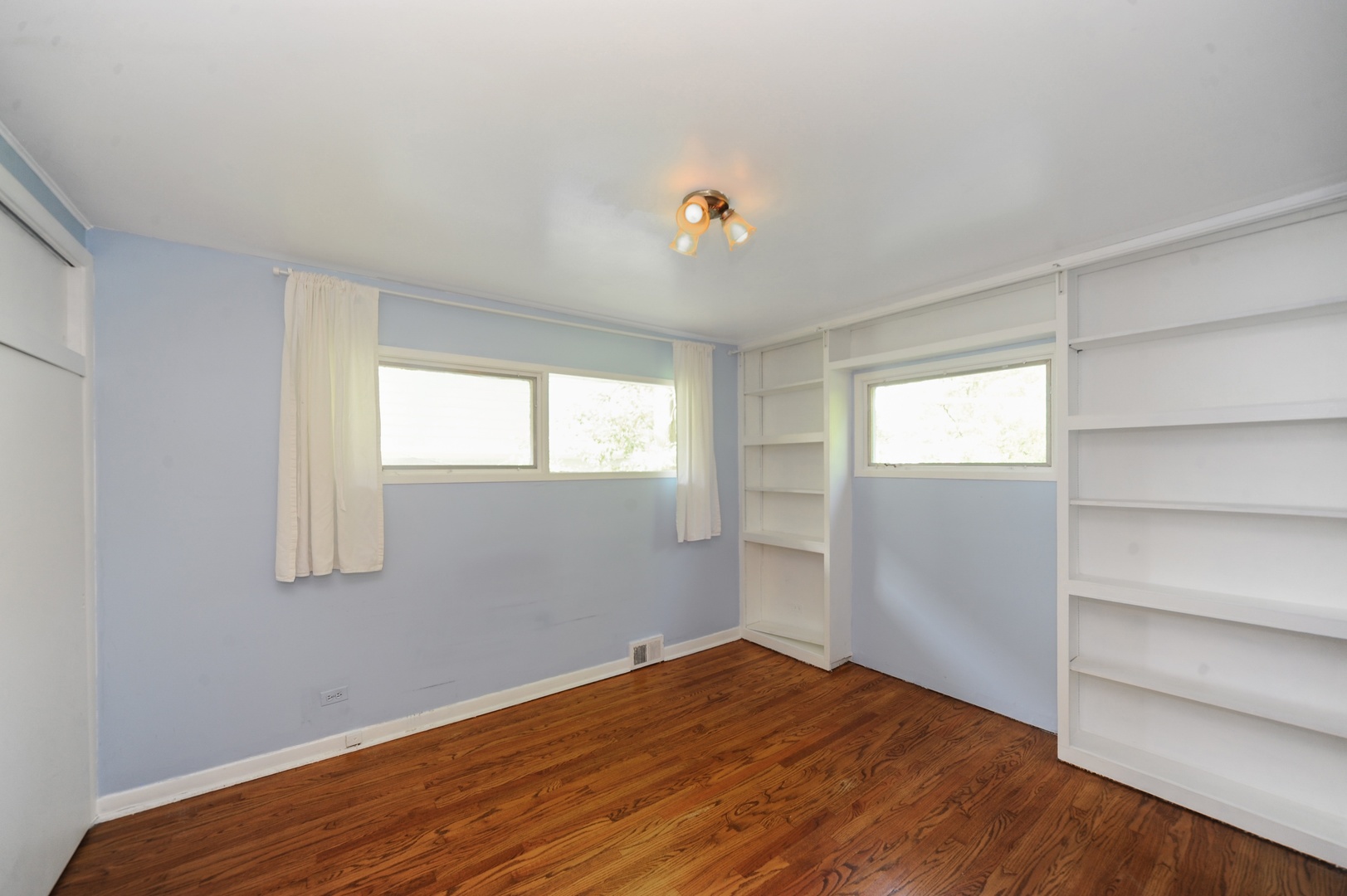 680 Timber Hill Road Deerfield, IL 60015 - Photo 6 of 10