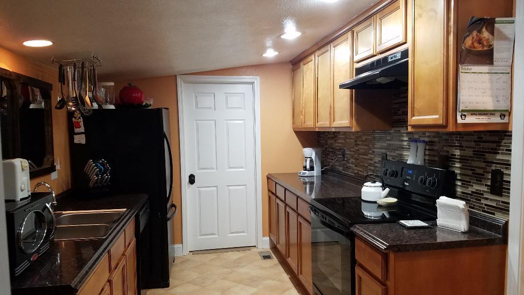 260 Lee Road Clinton, TN 37716 - Photo 4 of 12 kitchen