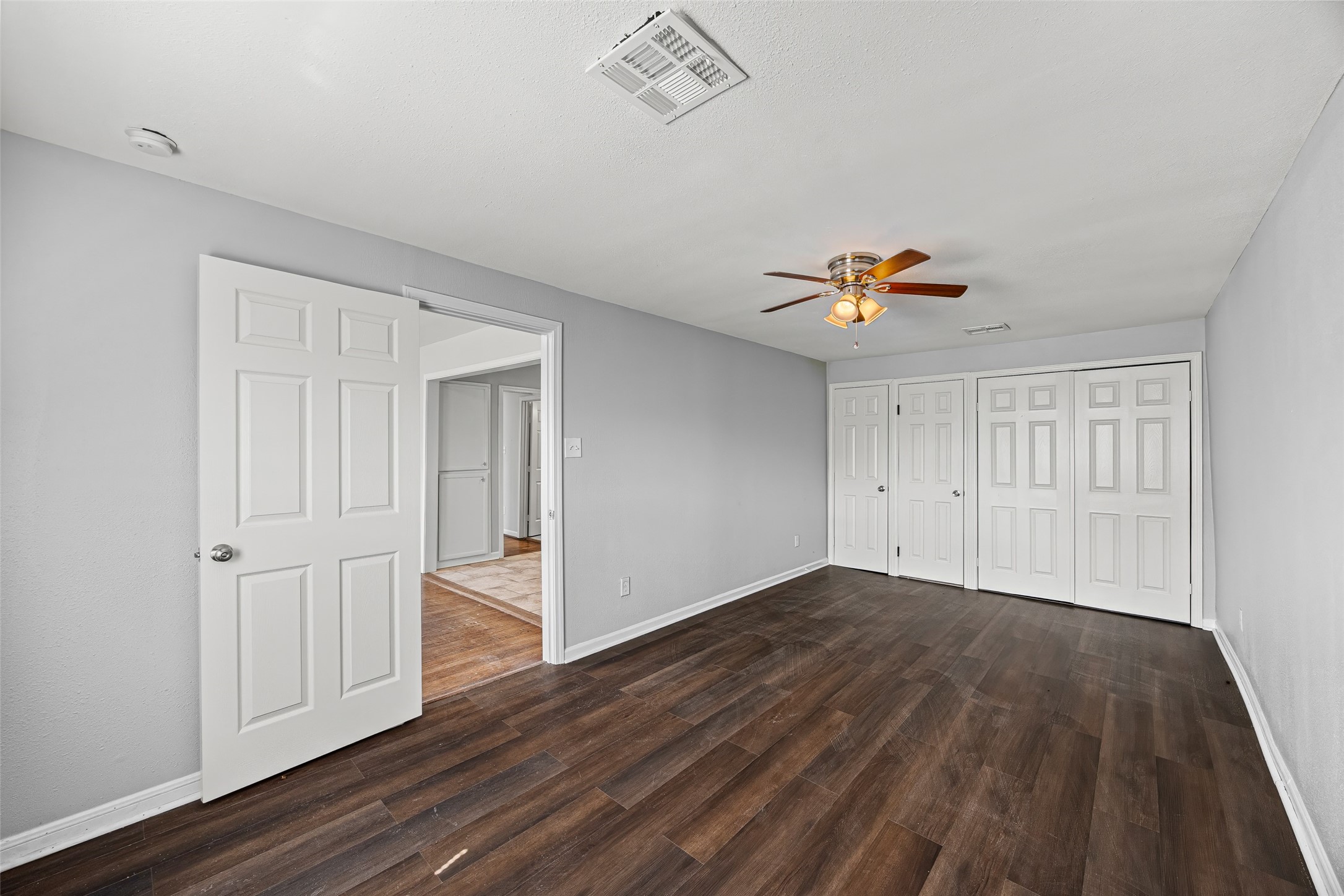 7614 Darnay Drive Houston, TX 77033 - Photo 11 of 18