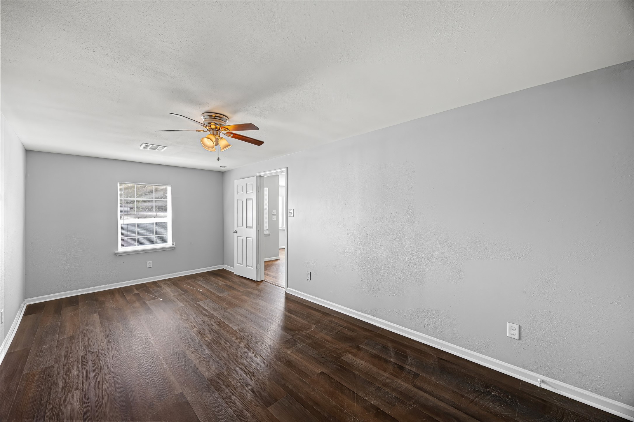 7614 Darnay Drive Houston, TX 77033 - Photo 12 of 18