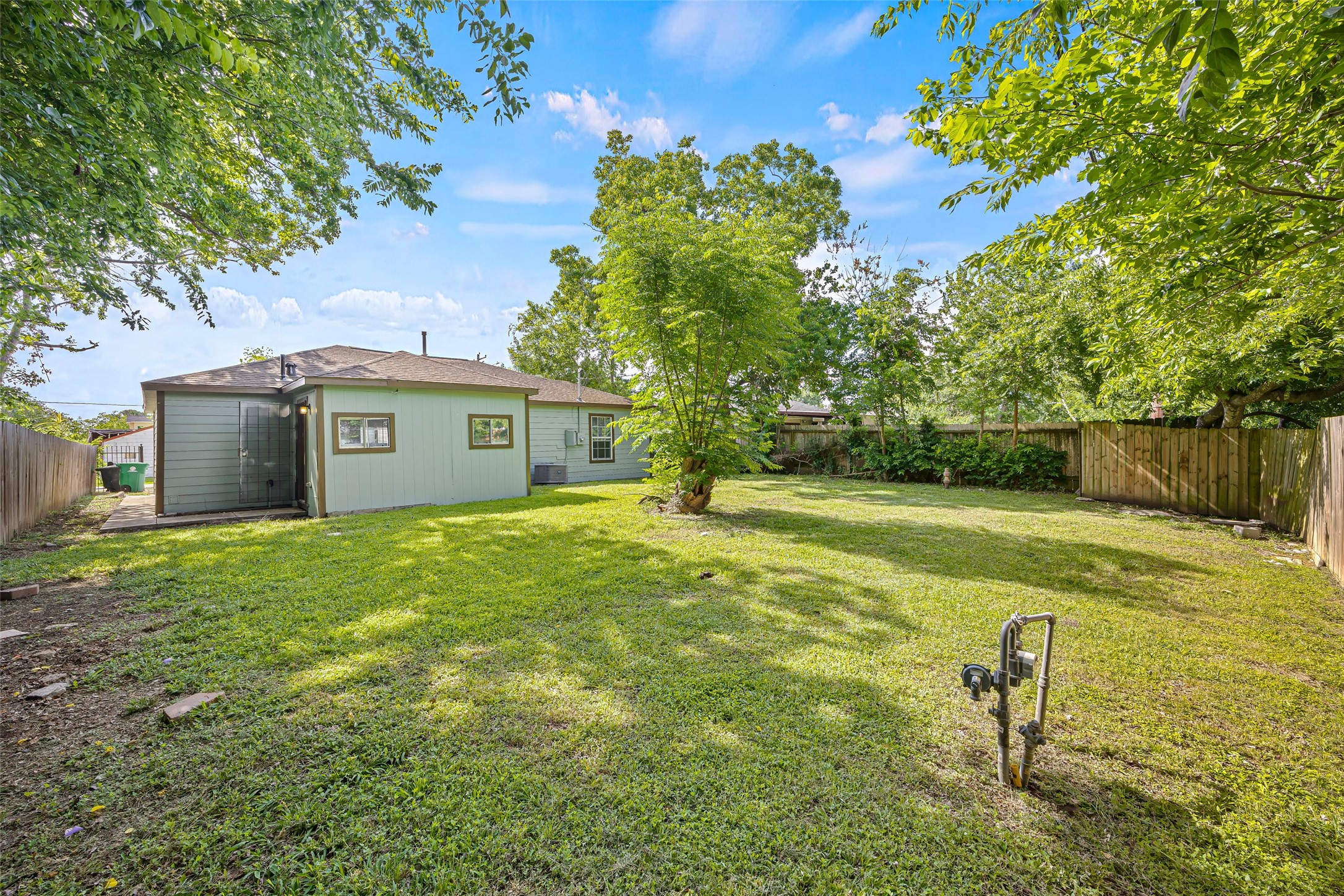7614 Darnay Drive Houston, TX 77033 - Photo 17 of 18