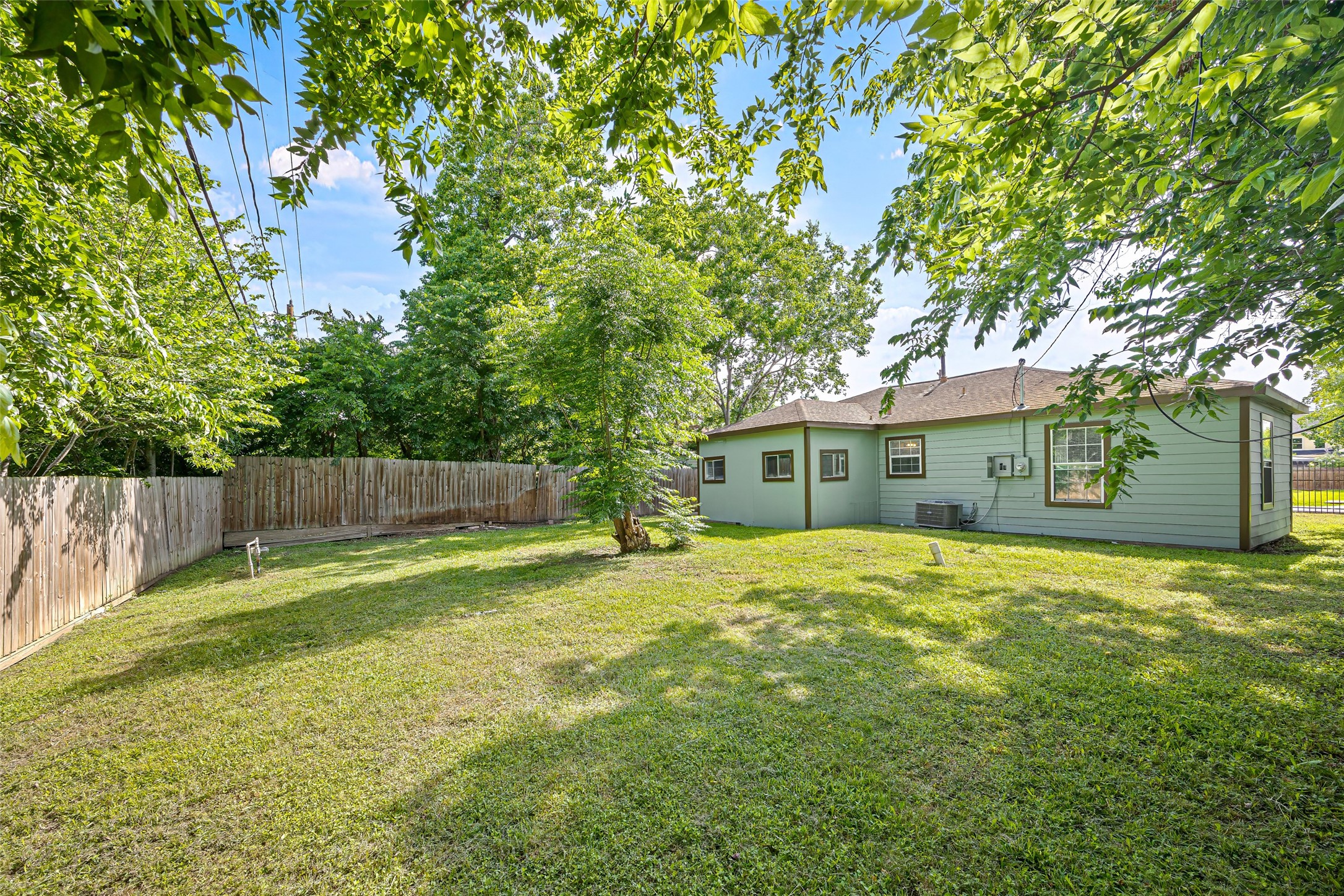 7614 Darnay Drive Houston, TX 77033 - Photo 18 of 18