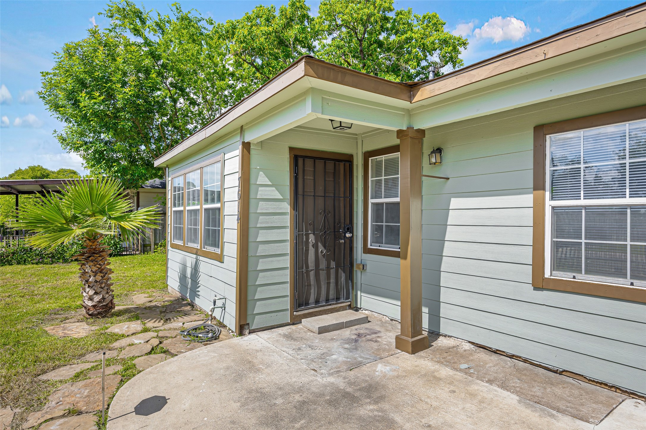 7614 Darnay Drive Houston, TX 77033 - Photo 5 of 18