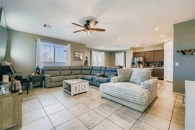 $525,000 | 1010 Huckburn Avenue, Henderson, NV 89015