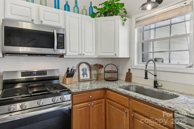 $258,900 | 22 Rotunda Circle, Asheville, NC 28806