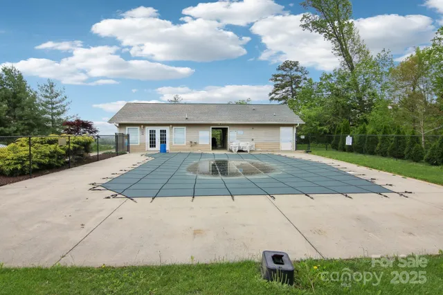 $258,900 | 22 Rotunda Circle, Asheville, NC 28806