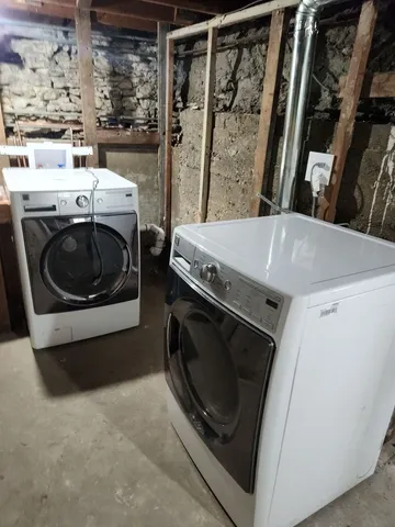 $1,850 | 264 North Jackson Street, Unit 1, Elgin, IL 60123