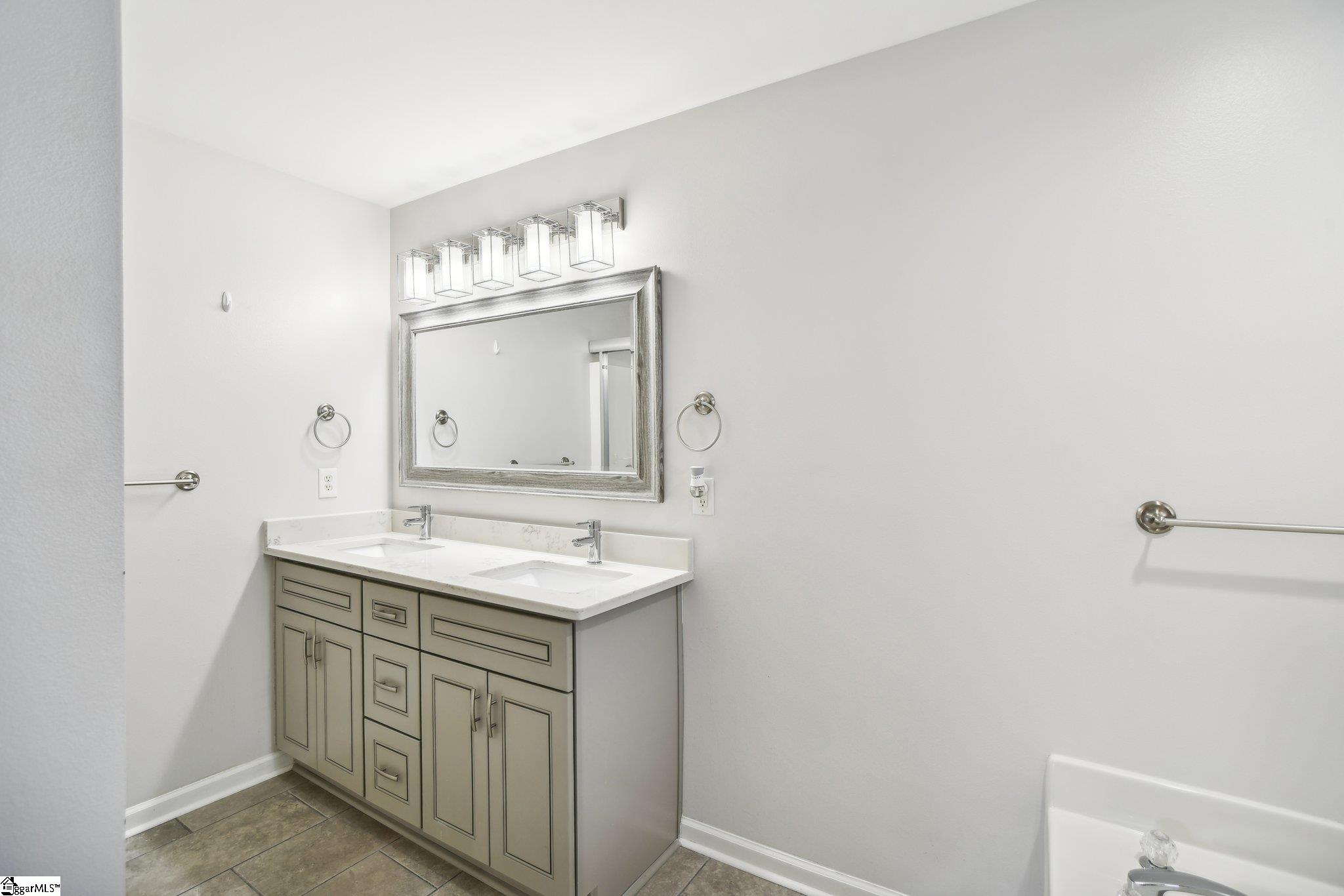 12 Seaside Lane Greer, SC 29650 - Photo 14 of 33 Gallery Image 14