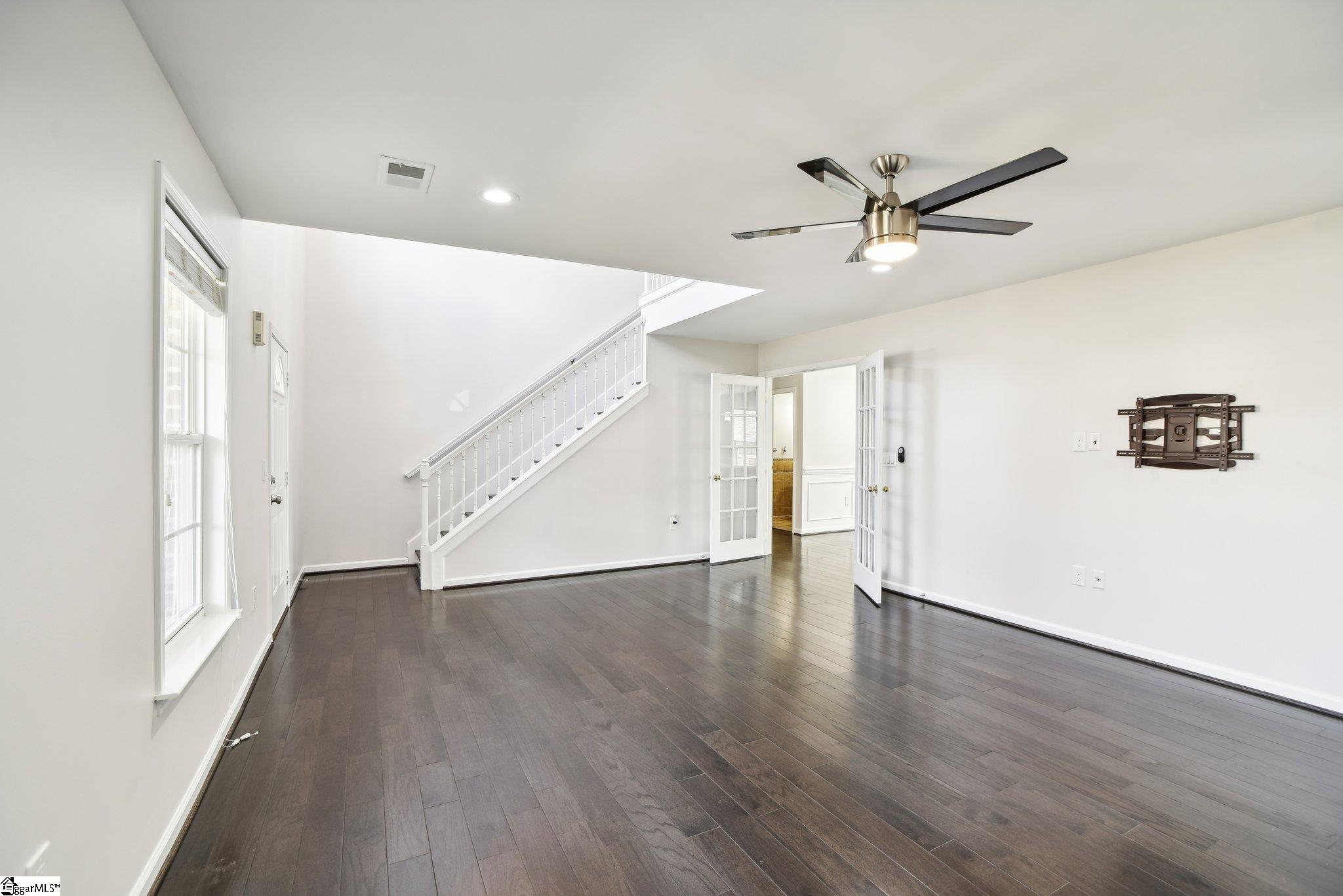 12 Seaside Lane Greer, SC 29650 - Photo 5 of 33 Gallery Image 5
