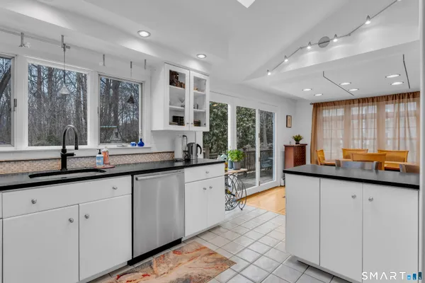 $639,900 | 524 Nortontown Road, Guilford, CT 06437