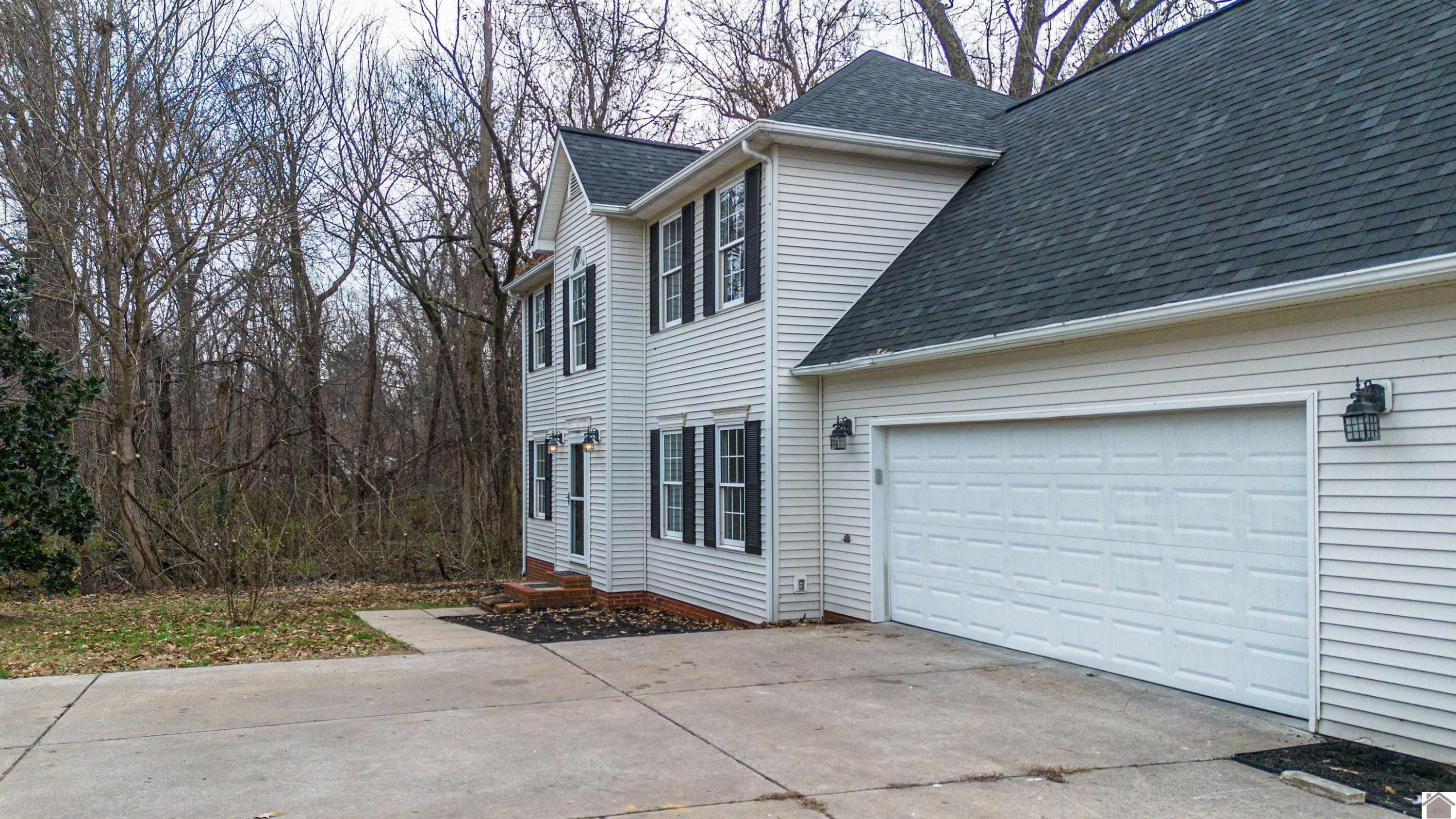 4010 Clinton Road Paducah, KY 42001 - Photo 3 of 37 Photo 3