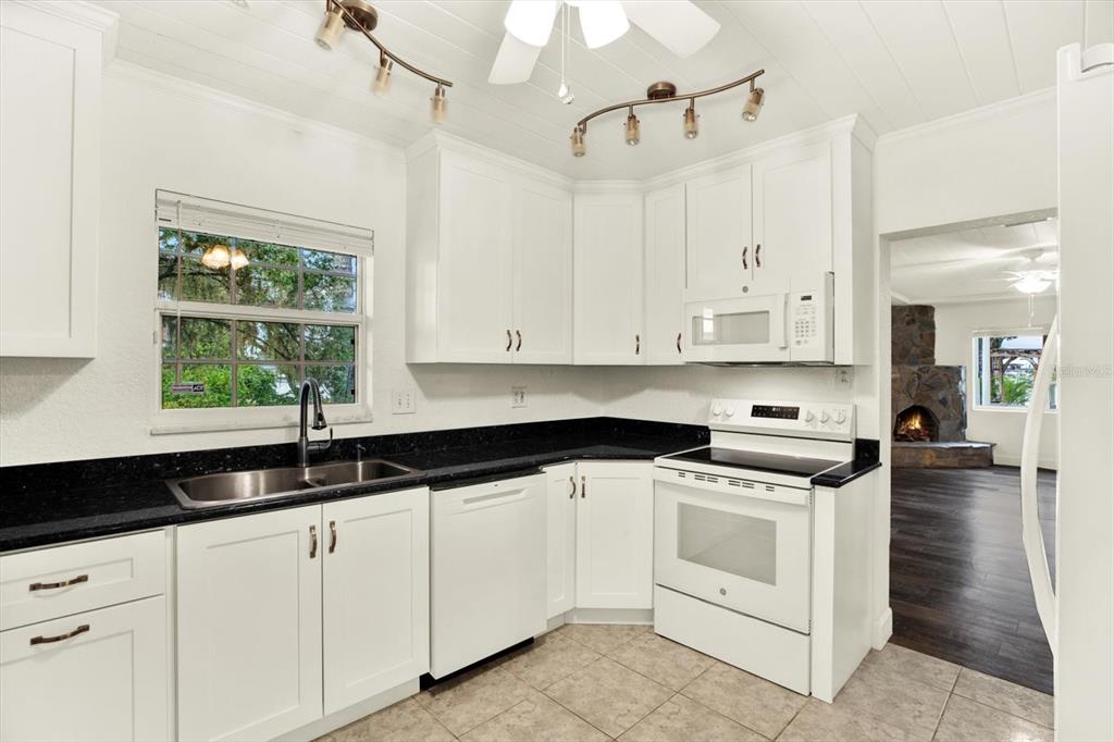 102 West North Branch Road Ruskin, FL 33570 - Photo 22 of 50