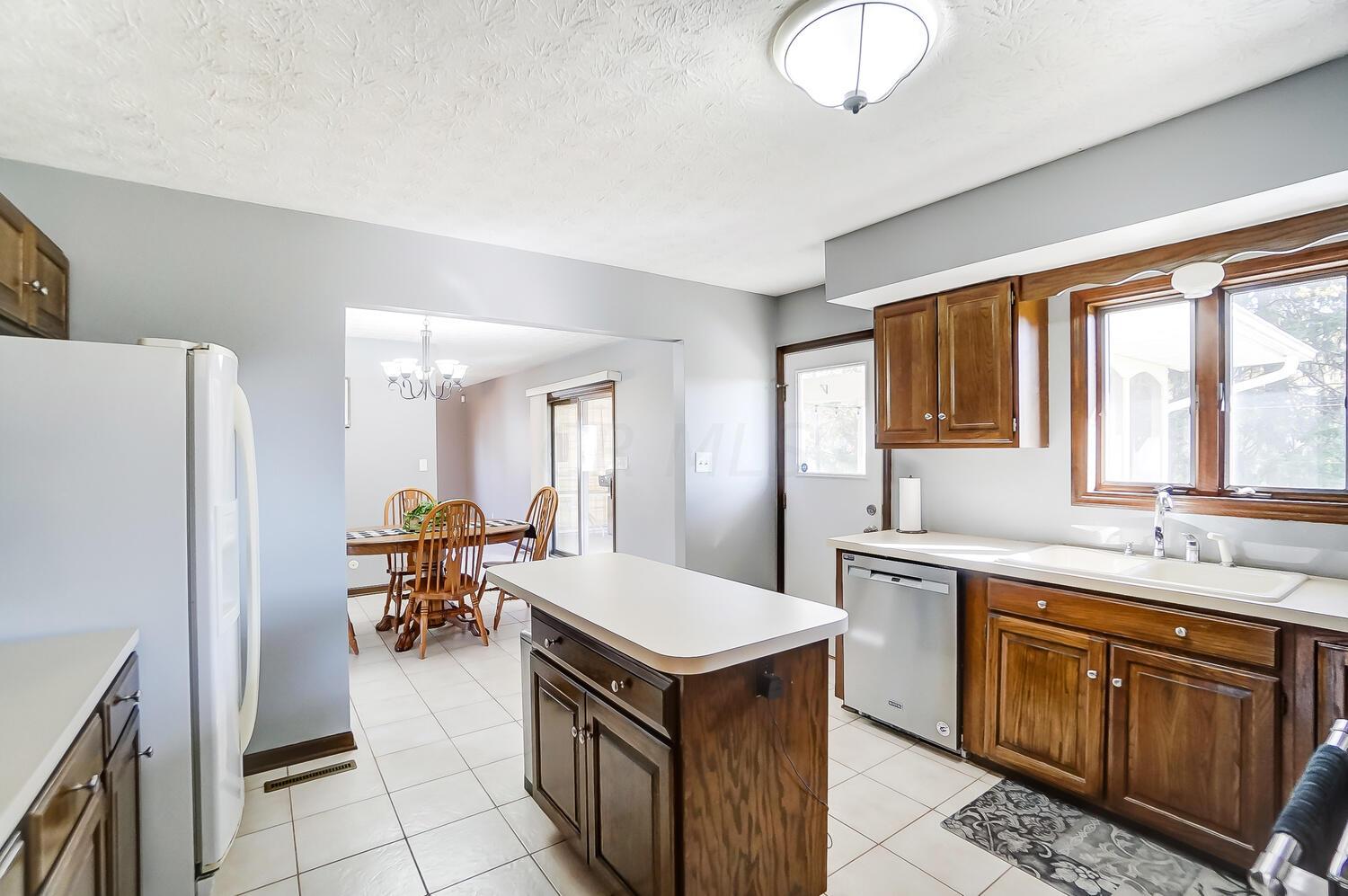 265 Dunbarton Road Columbus, OH 43230 - Photo 10 of 45 Kitchen View to Dining Room