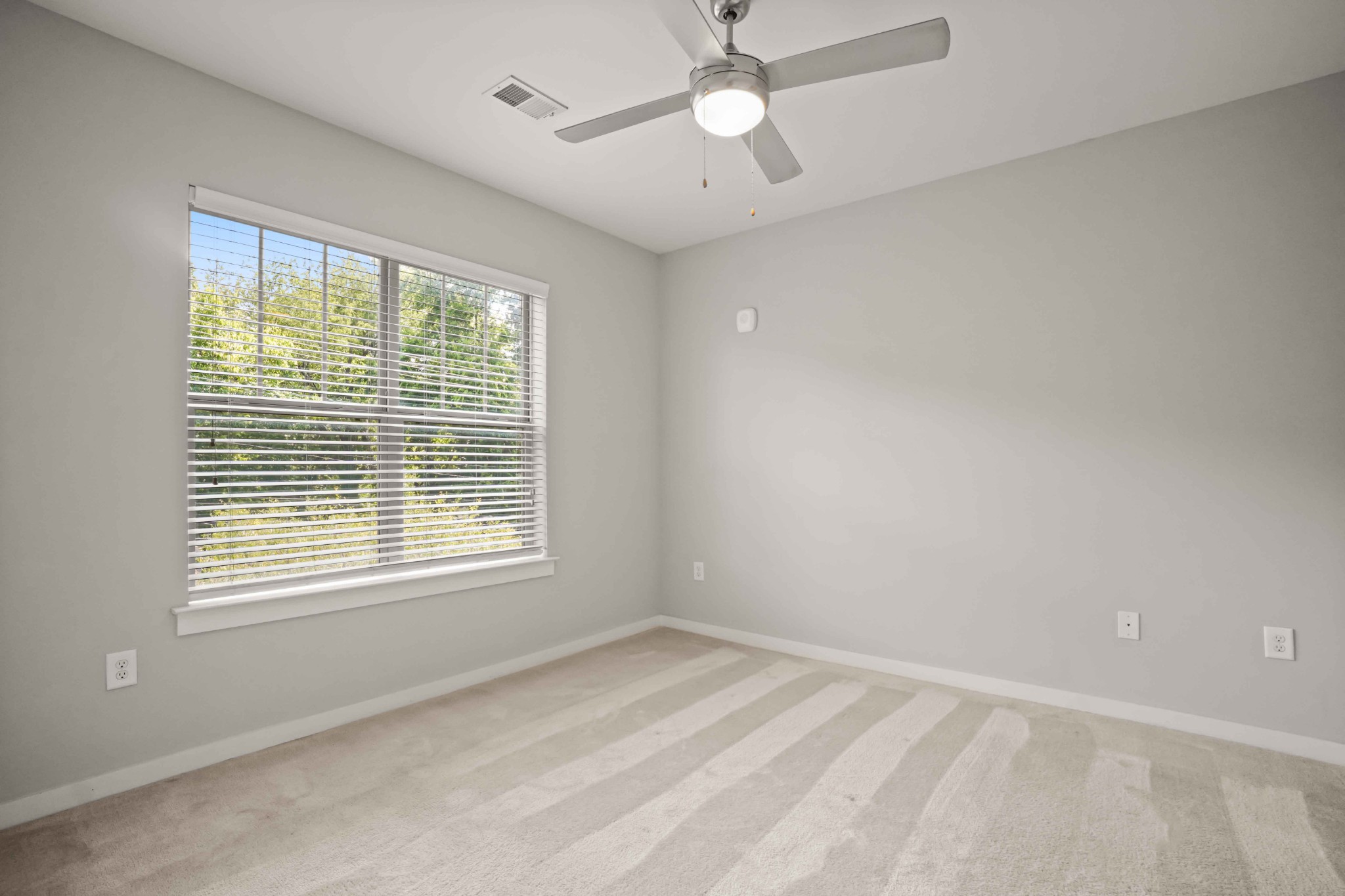 414 Rosedale Avenue, Unit 308 Nashville, TN 37211 - Photo 15 of 26 a view of an empty room with a window
