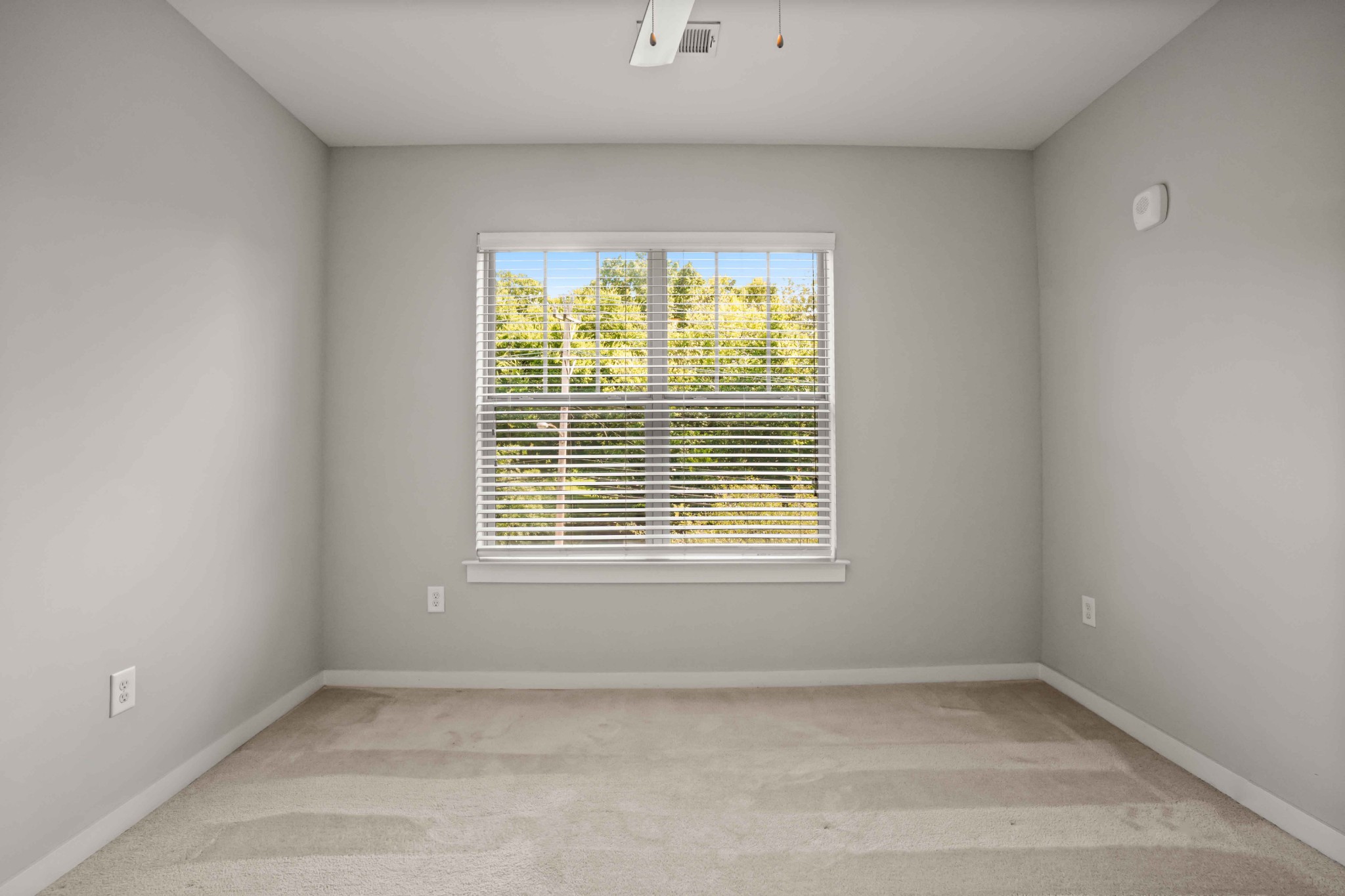 414 Rosedale Avenue, Unit 308 Nashville, TN 37211 - Photo 17 of 26 a view of an empty room with a window