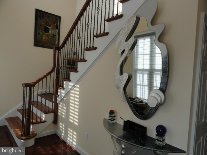 1693 Silver Birch Road Huntingdon Valley, PA 19006 - Photo 4 of 19 Gallery Image 4