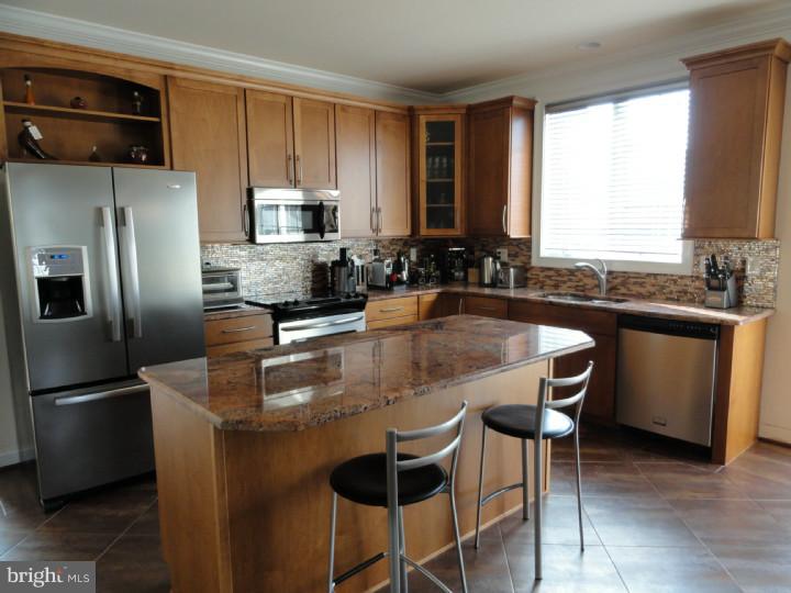 1693 Silver Birch Road Huntingdon Valley, PA 19006 - Photo 8 of 19 Gallery Image 8