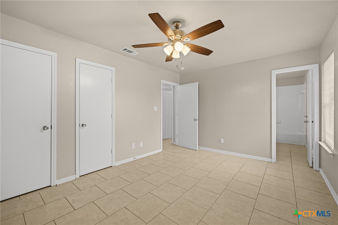 1803 Aztec Trace Harker Heights, TX 76548 - Photo 16 of 42 a view of an empty room and window