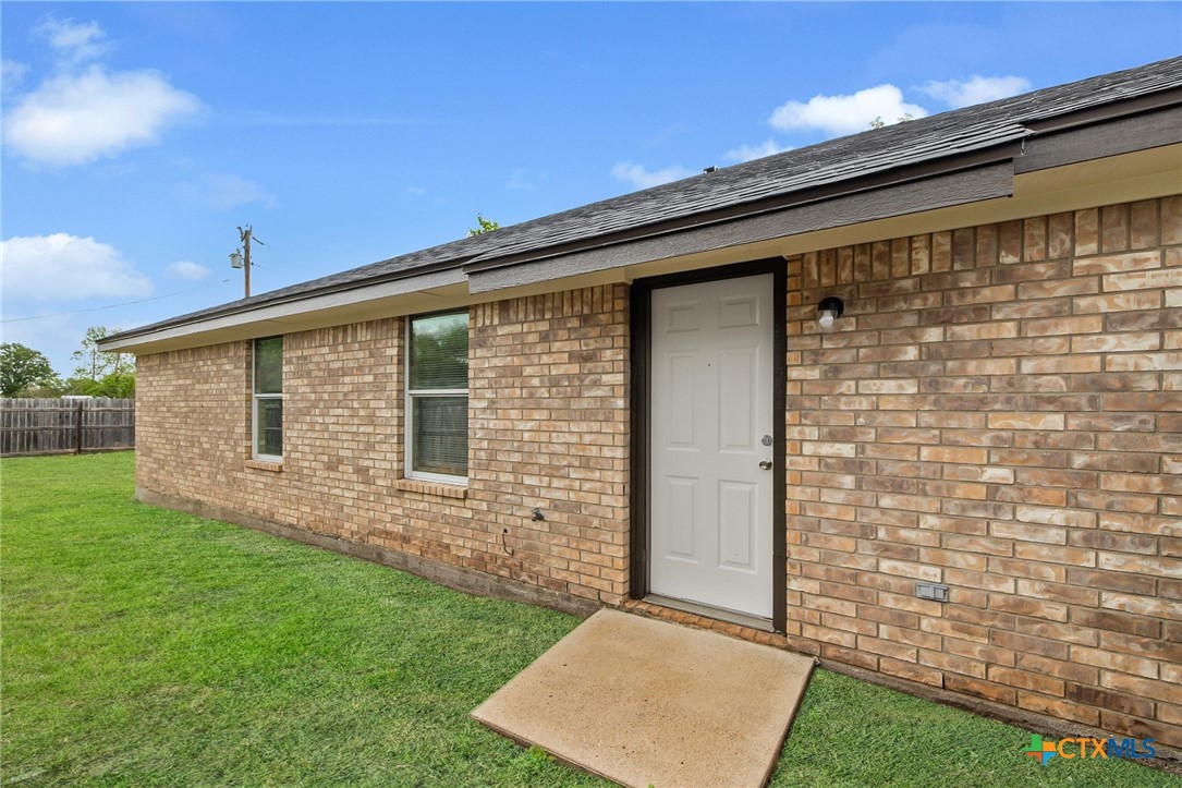1803 Aztec Trace Harker Heights, TX 76548 - Photo 21 of 42 a front view of a house with a yard