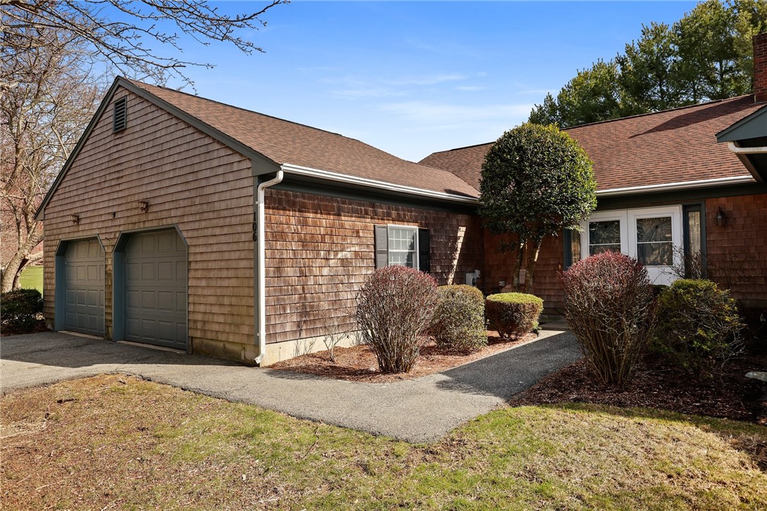 106 Oakland Farm Road Portsmouth, RI 02871 - Photo 2 of 50