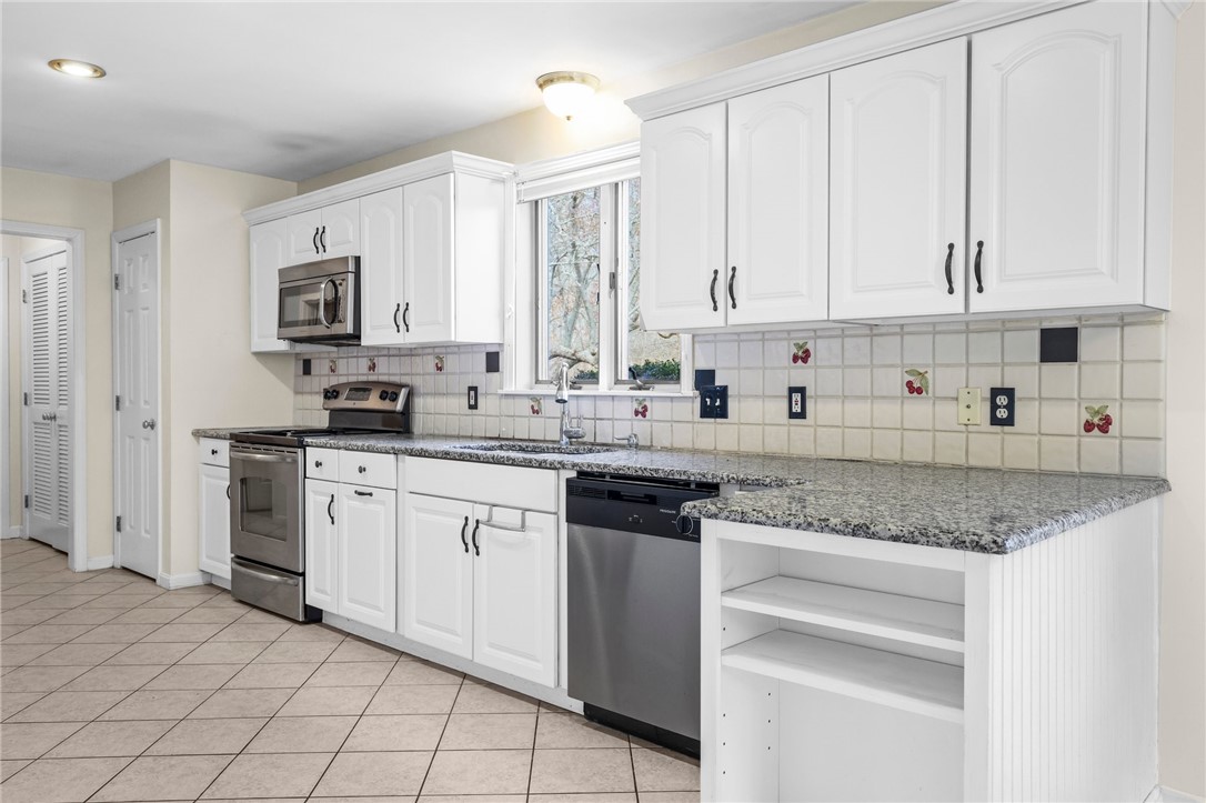 106 Oakland Farm Road Portsmouth, RI 02871 - Photo 22 of 50
