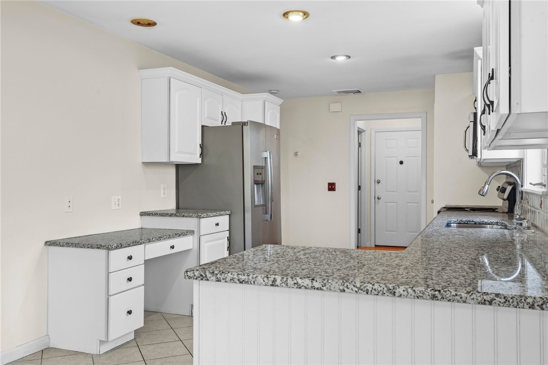 106 Oakland Farm Road Portsmouth, RI 02871 - Photo 23 of 50