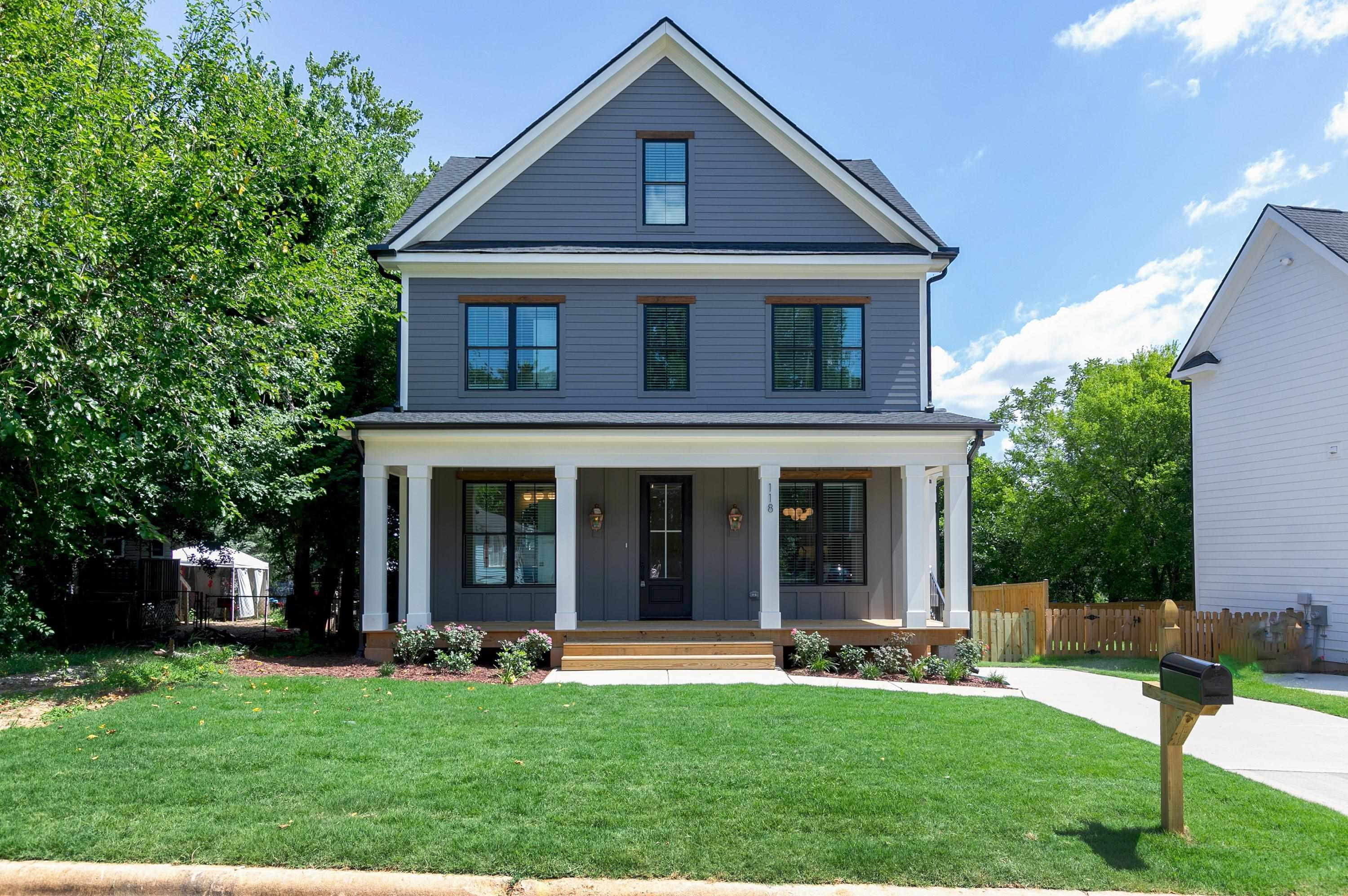 a view of a yard in front of house