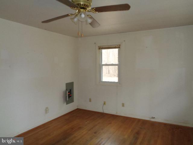 8115 Fairground Road La Plata, MD 20646 - Photo 2 of 15 Living Room