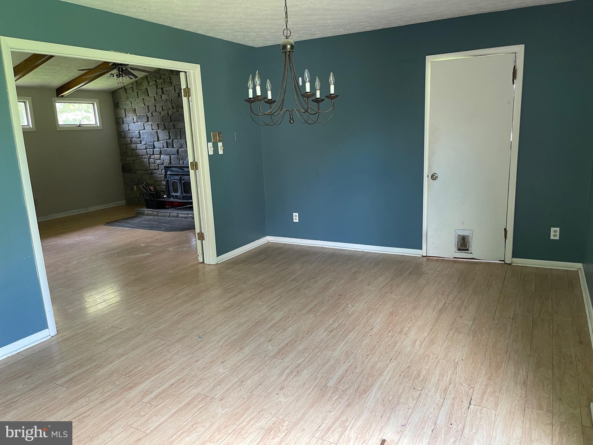 4453 Duffield Road Chambersburg, PA 17202 - Photo 12 of 33 Dining room