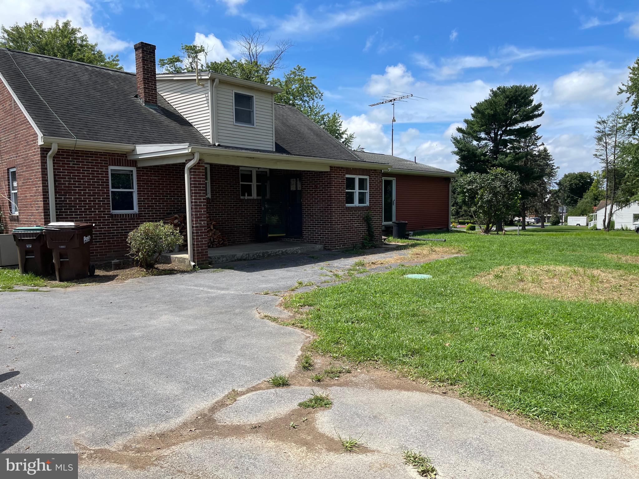 4453 Duffield Road Chambersburg, PA 17202 - Photo 4 of 33 Rear