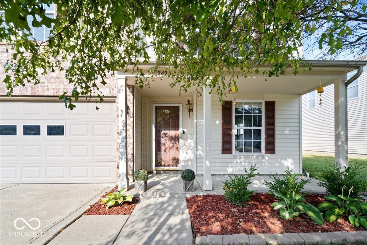 2426 Autumn Road Indianapolis, IN 46229 - Photo 2 of 40 Gallery Image 2